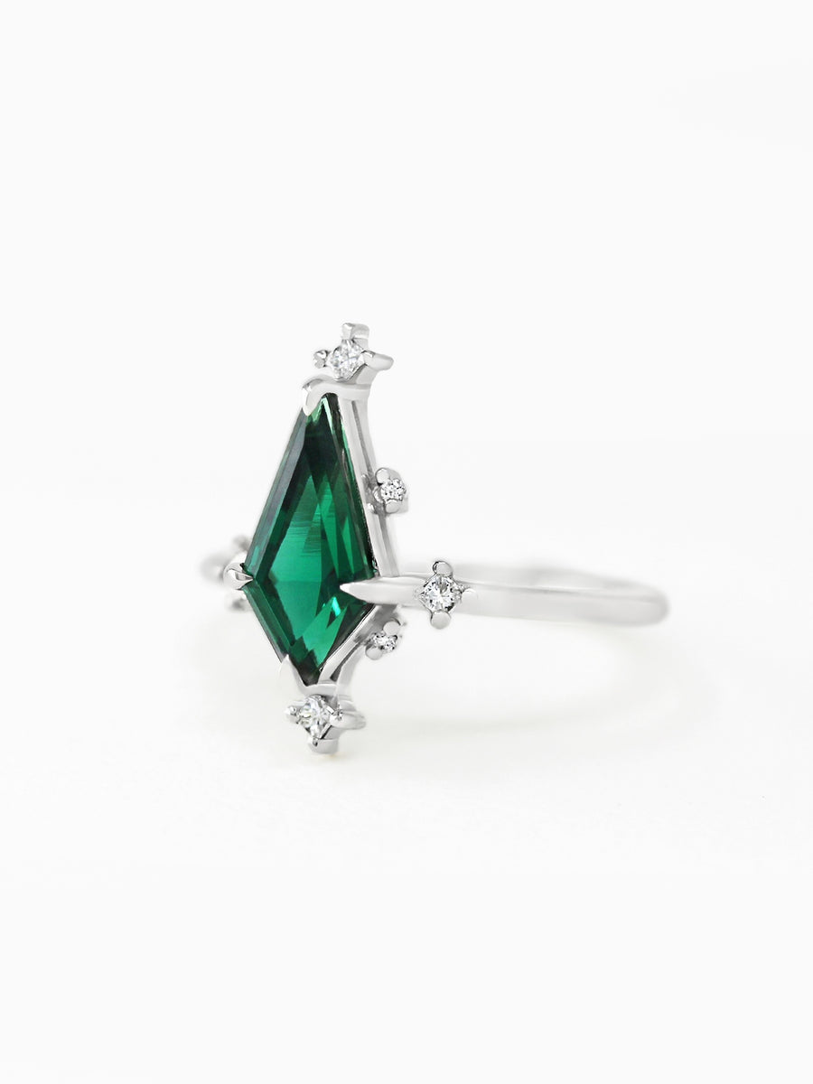 Maeve Ring (Emerald)