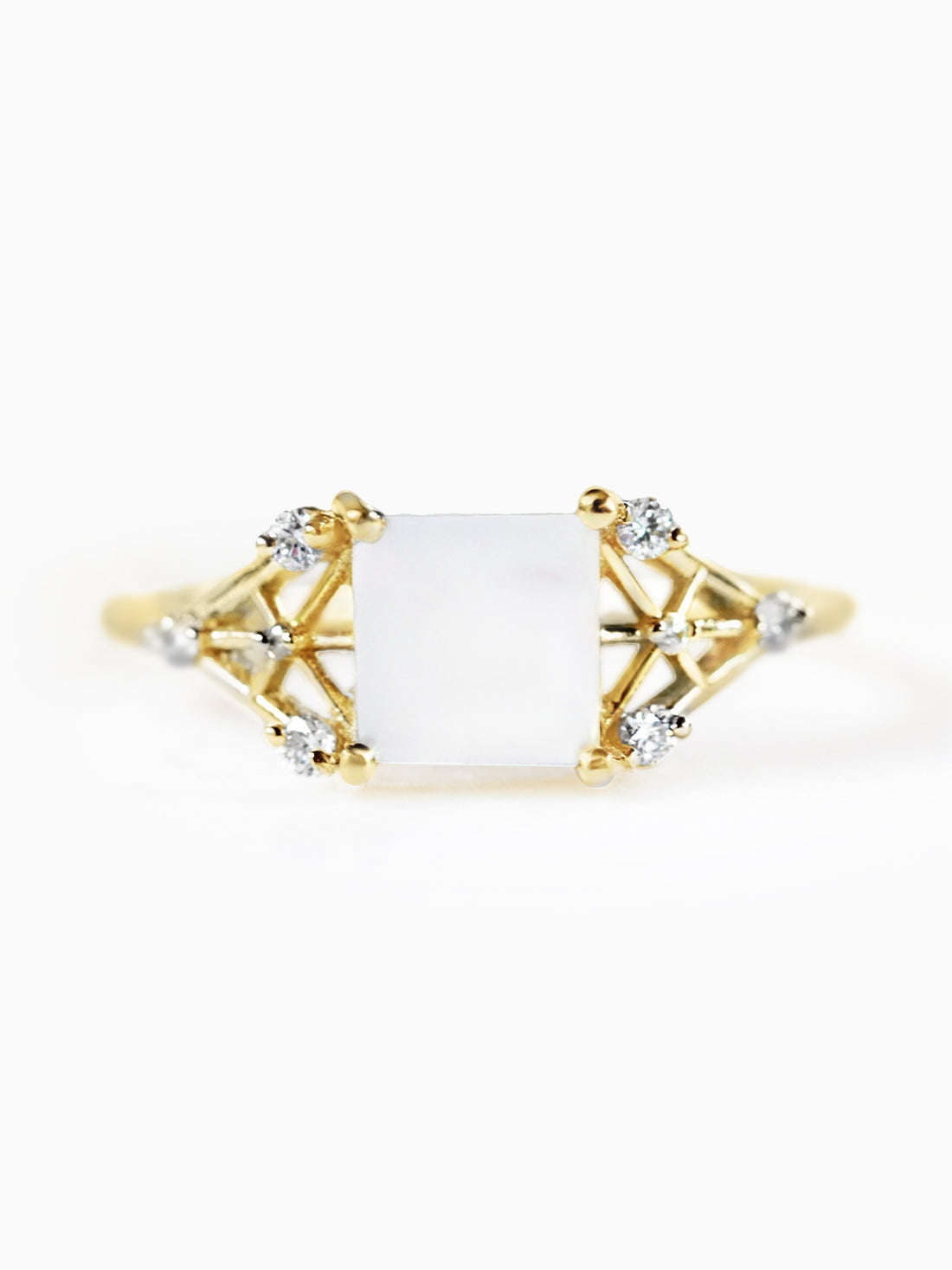 Pearl Daisy Ring