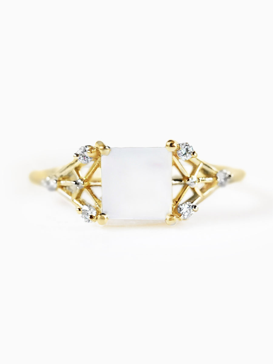 Pearl Daisy Ring