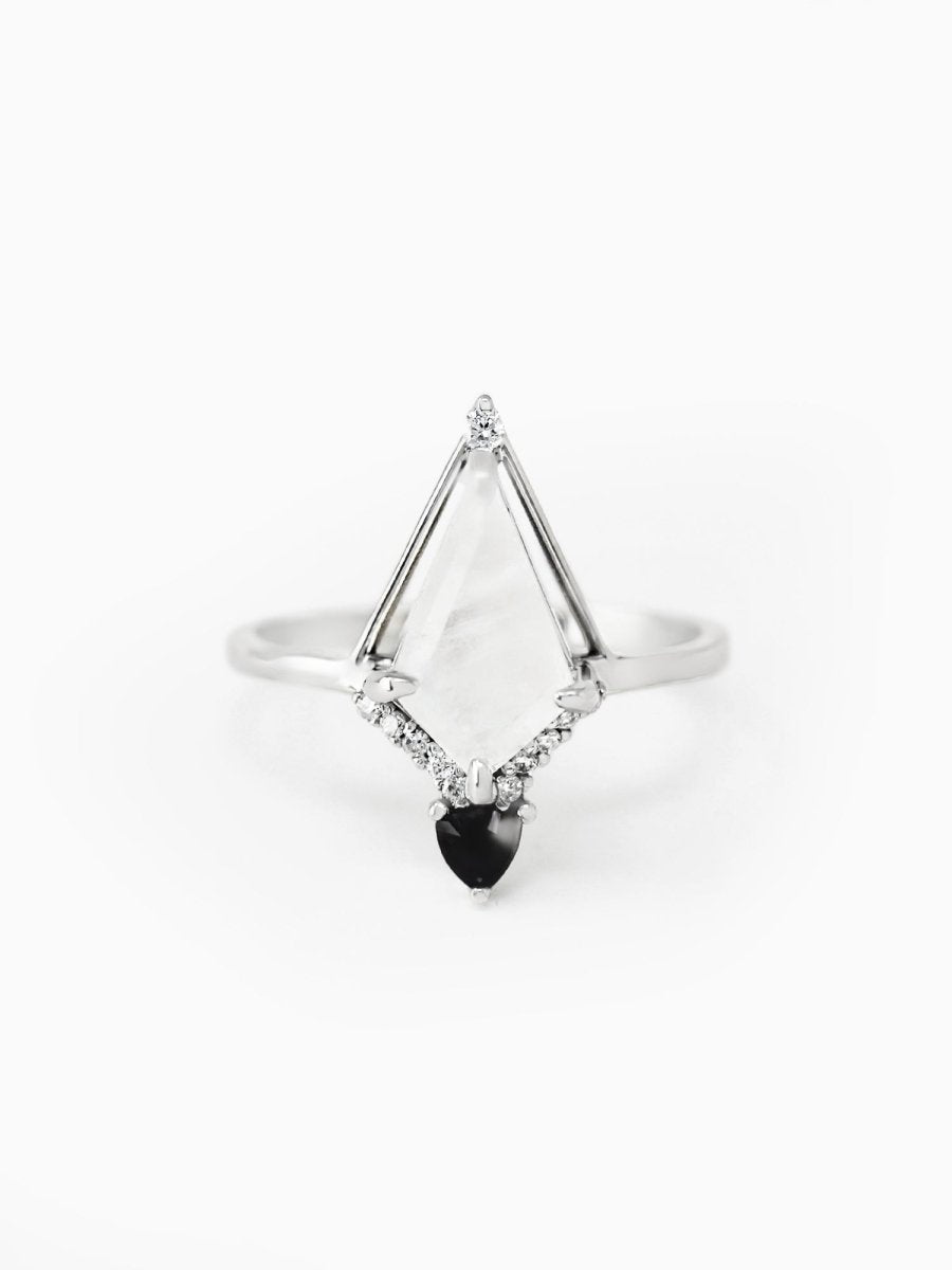 [Ready-to-Ship] Lucy Ring (Moonstone)