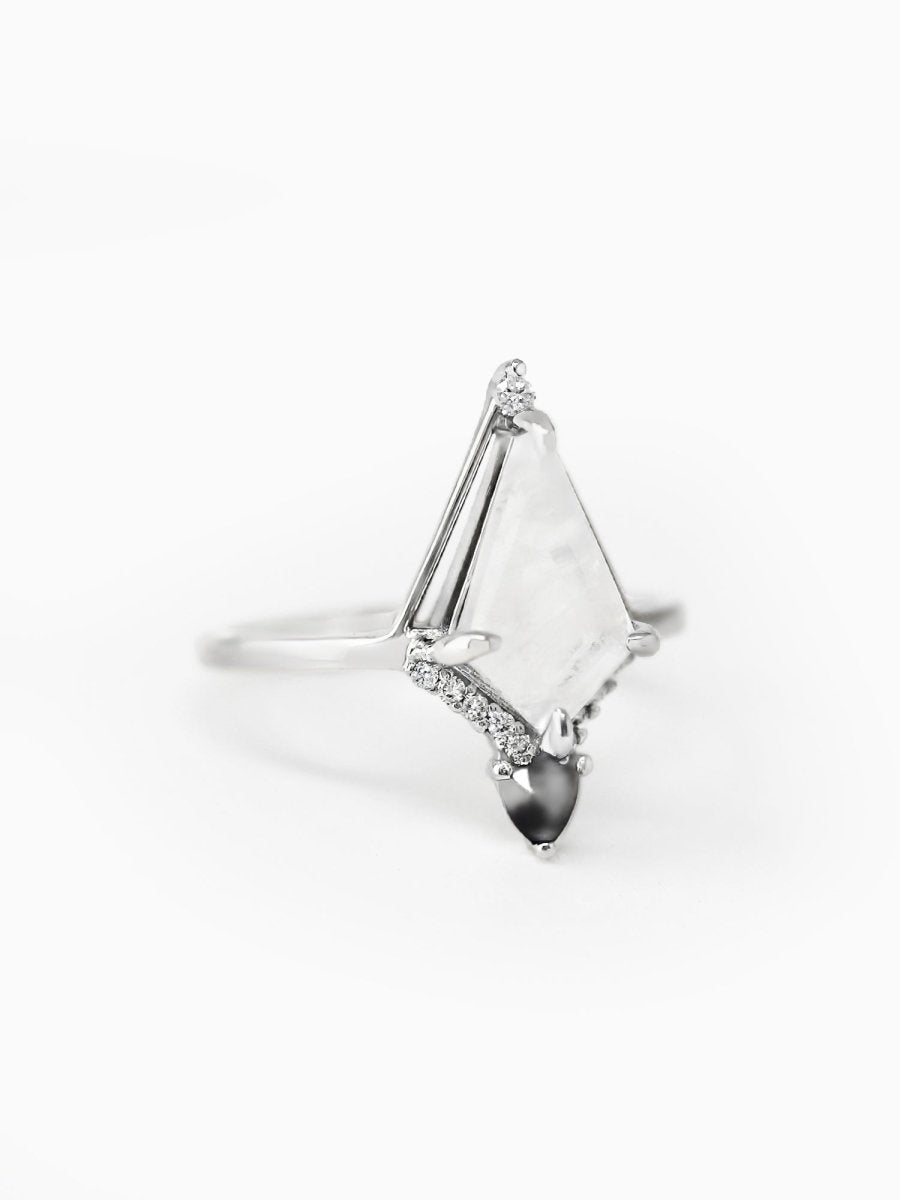 [Versandfertig] Lucy Ring (Mondstein)