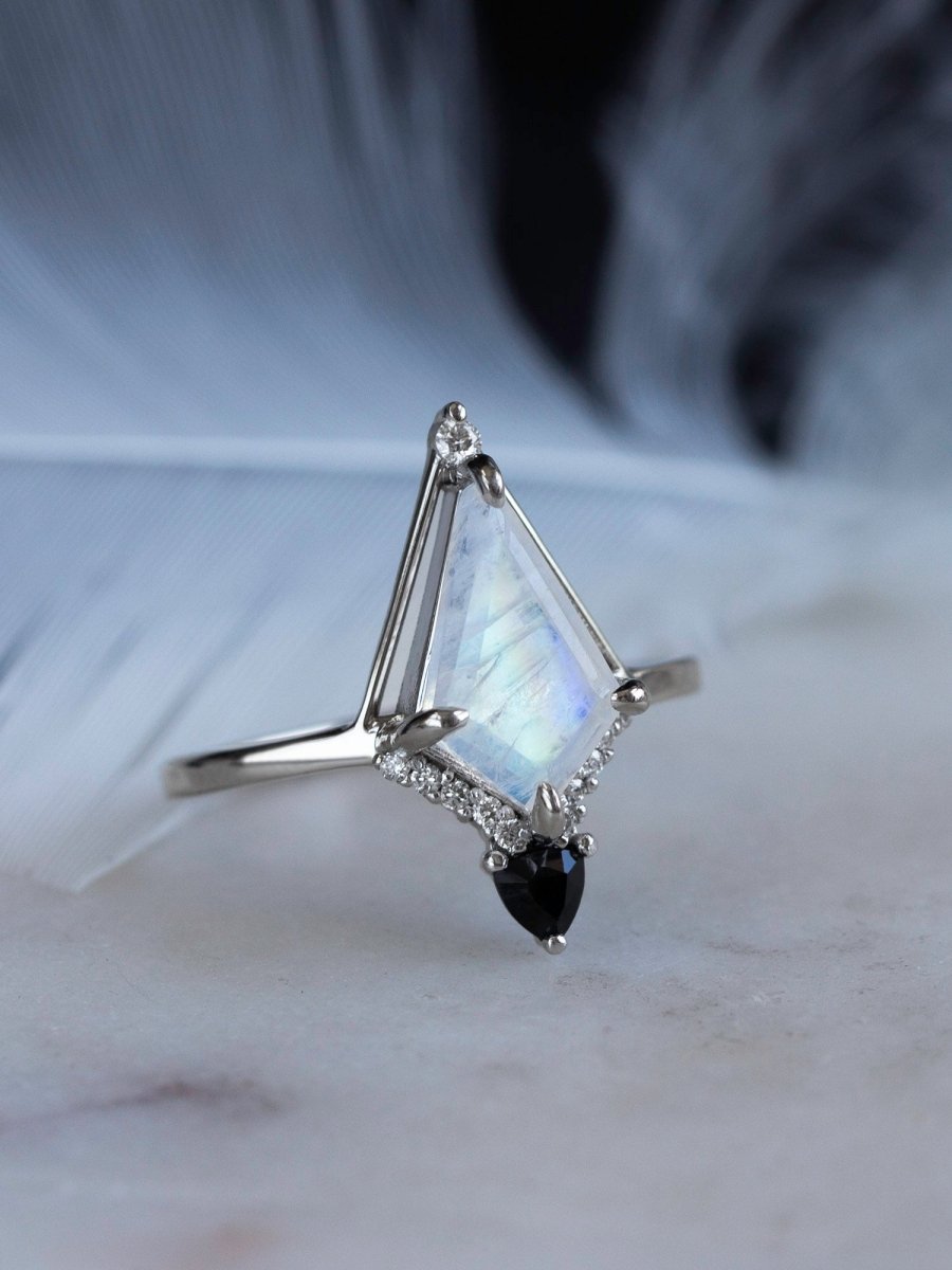 [Versandfertig] Lucy Ring (Mondstein)