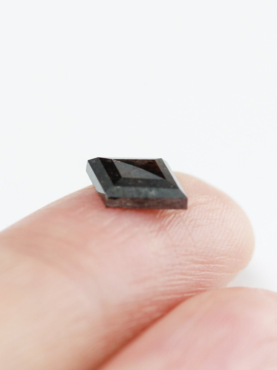 1,14 CT Salt and Pepper Kite Inventory SKU SPKite-51