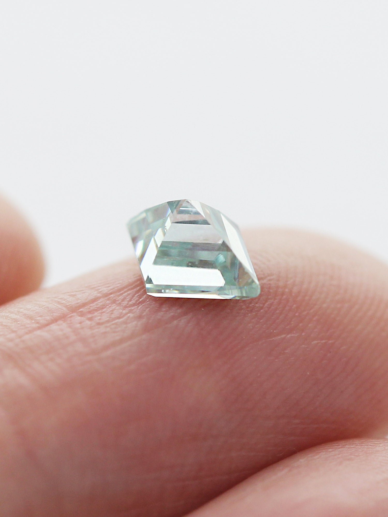 Inventaire de moissanite vert clair 1,06 CT SKU MSKITE-12