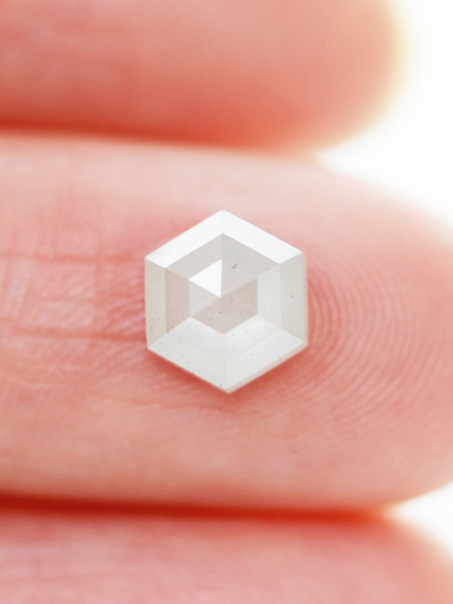 1,53 CT Salz- und Pfeffer-Sechseck-Inventar SKU SPHEX-23