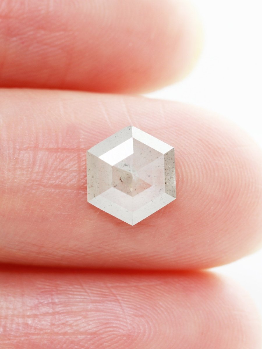 1,61 CT Salz- und Pfeffer-Sechseck-Inventar SKU SPHEX-35