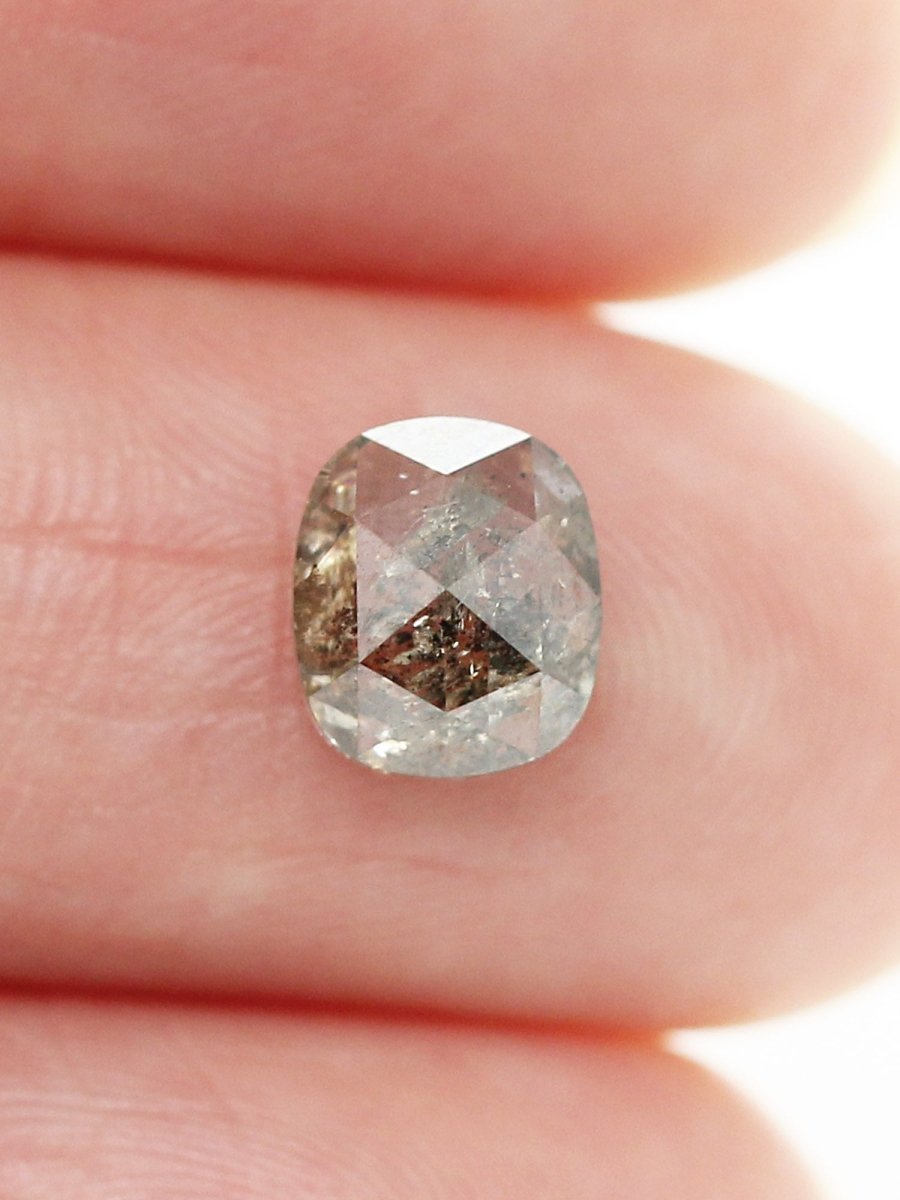 1,68 ct Salz- und Pfefferkissen-Inventar SKU SPCUSHION-05