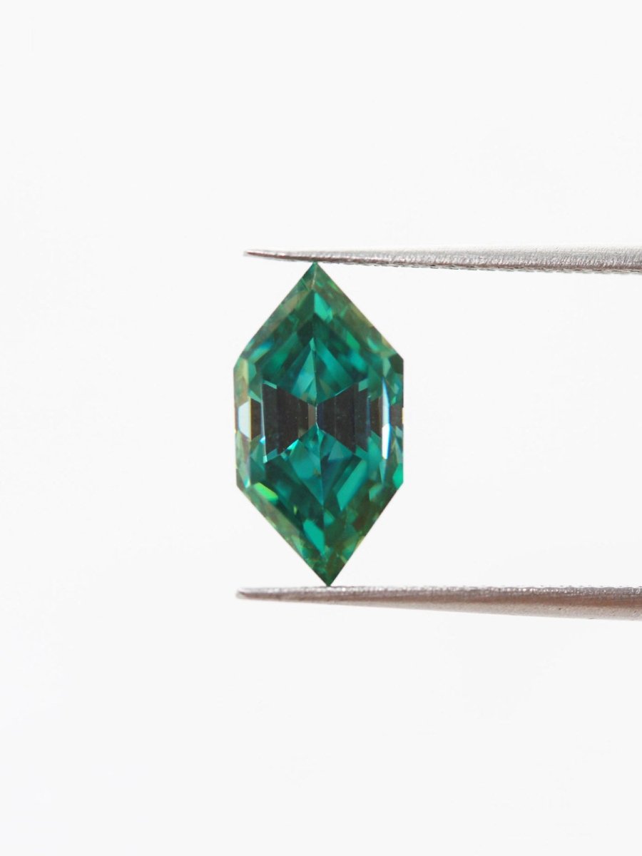 Inventaire de moissanite vert foncé 2,94 ct SKU MSHEX-06