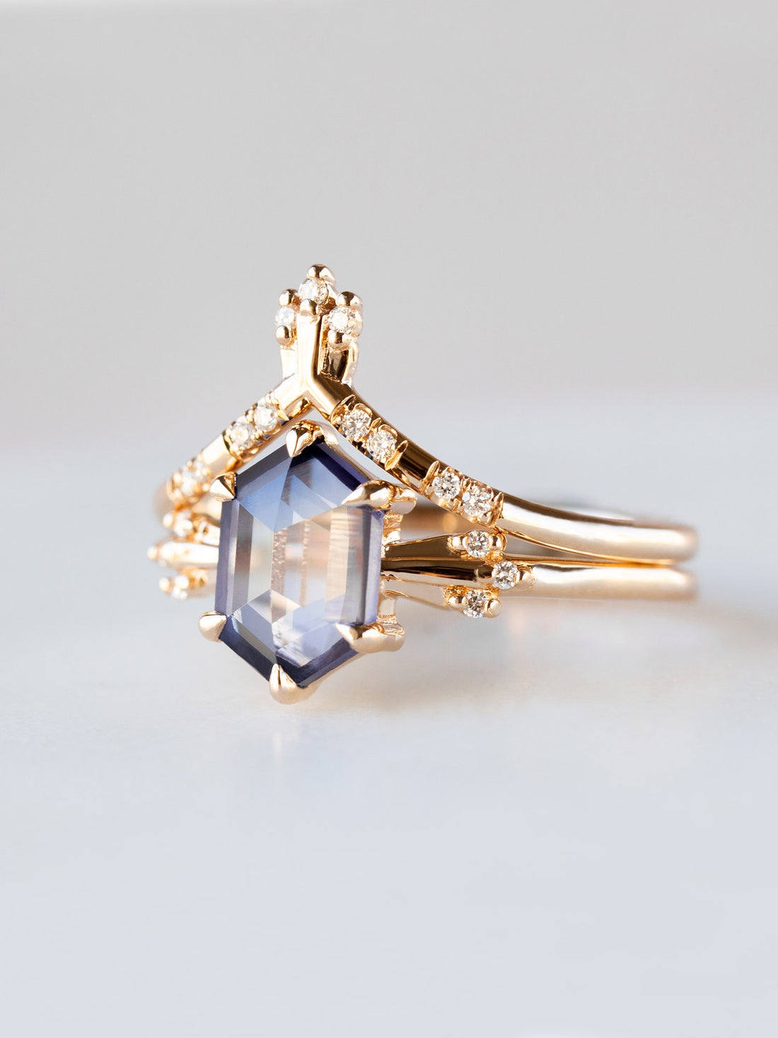 Farrah Ring (Sapphire) – HIDDENSPACE