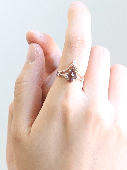 unique-alexandrite-engagement-ring-minimal-kite-doric_1