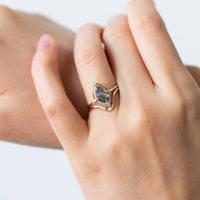 hiddenspace-engagement-ring-moss-agate-eliana-ring-minimalism-art-deco-fine-jewelry-2
