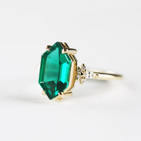 hiddenspace-engagement-ring-lillie-emerald-proposal-ring5