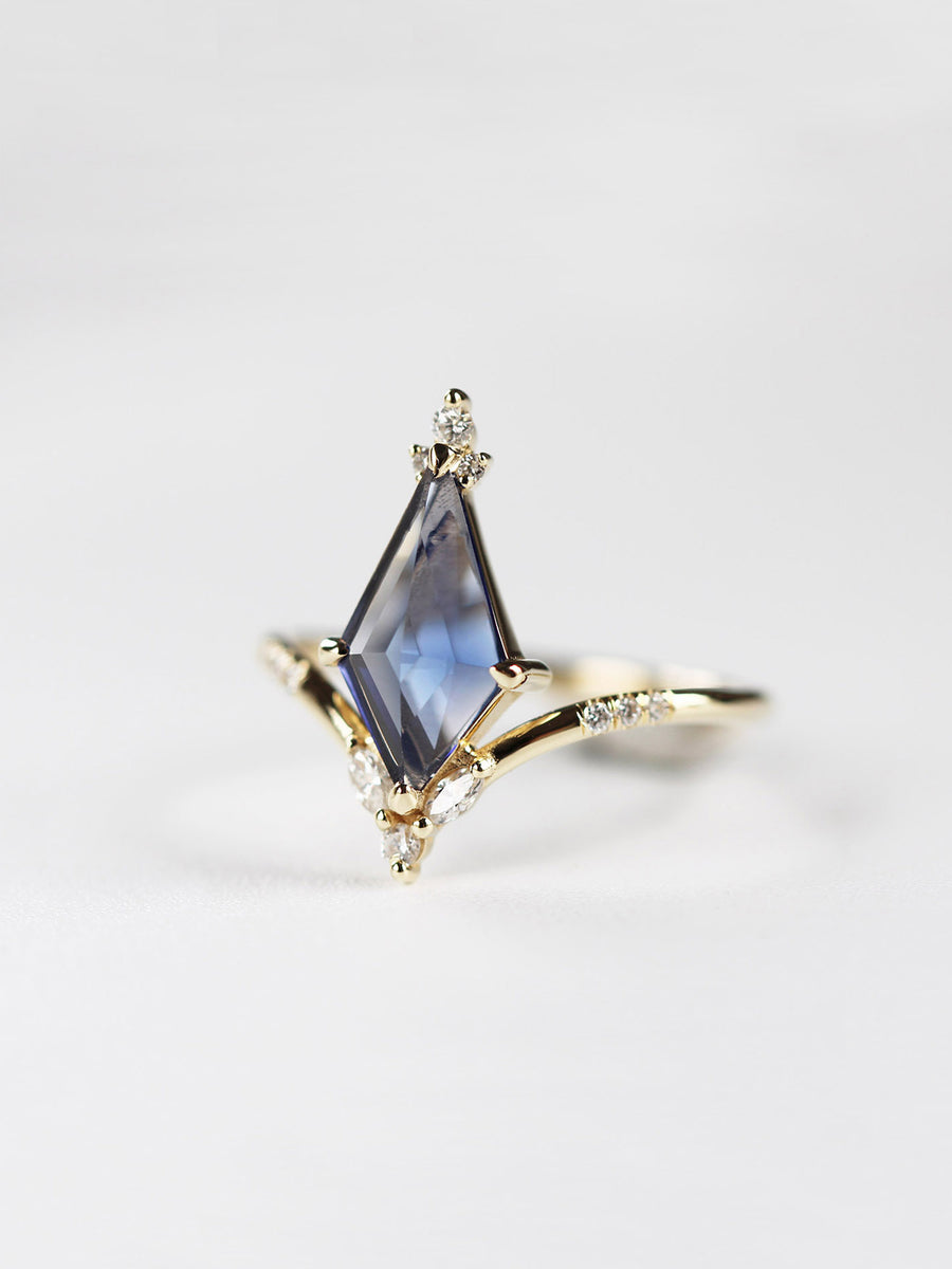 hiddenspace-engagementring-sapphire-artdeco-finejewelry-proposal-ring-4