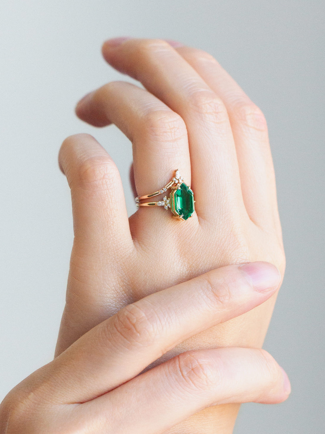 hiddenspace-engagement-ring-lillie-emerald-proposal-ring7