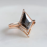 hiddenspace-engagementring-saltandpepperdiamond-lindseyring-uniqueengagementringring-artdeco-finejewelry9