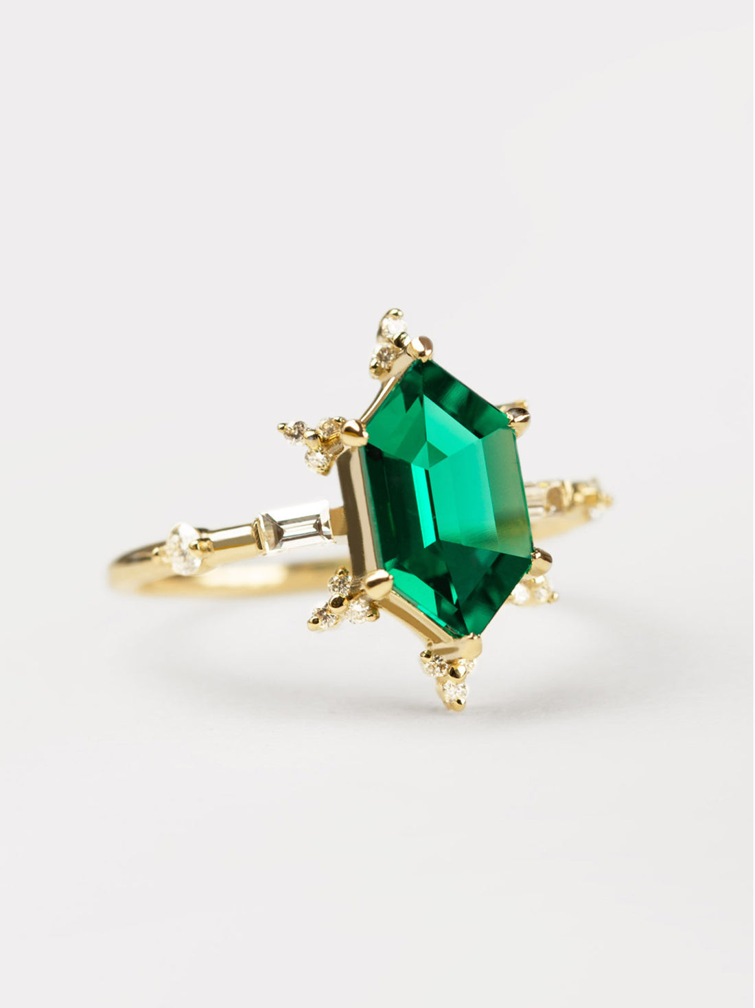 hiddenspace-engagement-queen-of-ice-emerald-14k-yellow-ring-list-ft-product_02