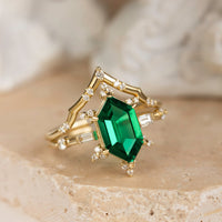 hiddenspace-jewelry-queen-of-ice-emerald-diamond-alternative-ring-14k-yellow-gold-concept-2