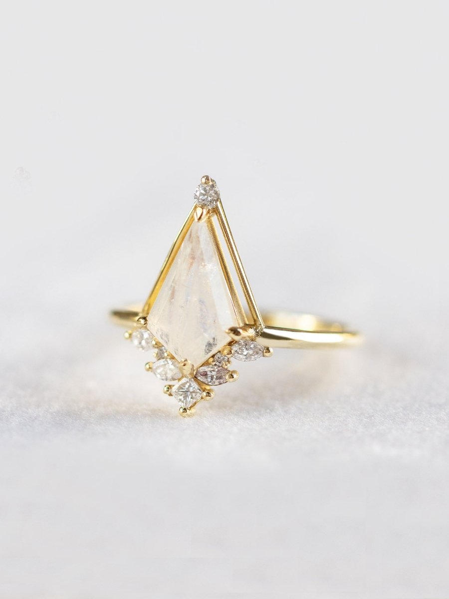 hiddenspace jewelry unique engagement ring architectural design fine jewelry art deco inspire unique engagement ring vintage jewelry bridal ring one-of-a-kind engagement ring alternative jewelry LUNA DESIGN