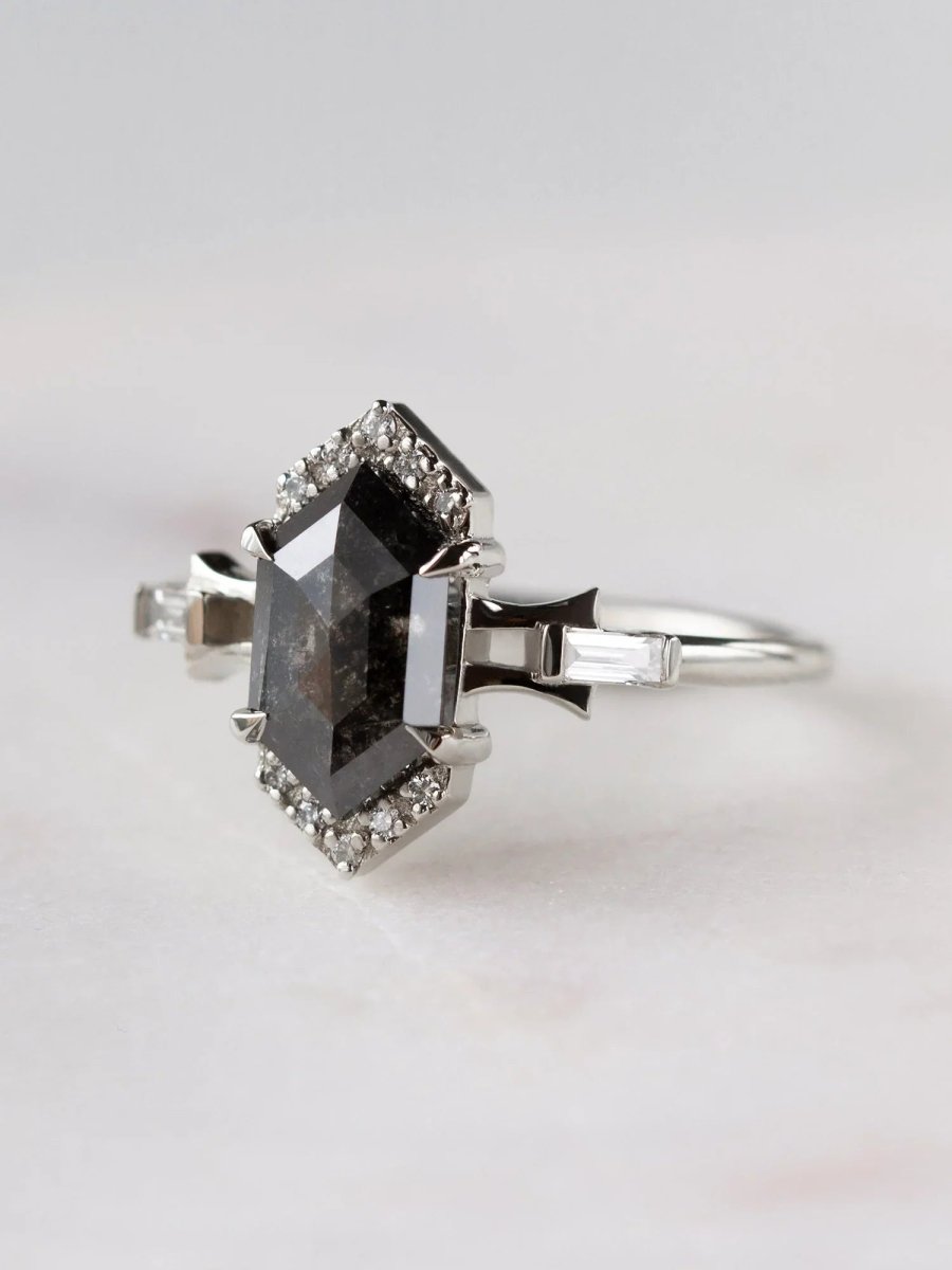 H/S Tara Ring - HIDDENSPACE