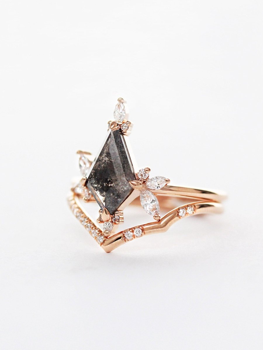    hiddenspace-engagement-ring-justina-salt-and-pepper-diamond-14k-lt-with-band