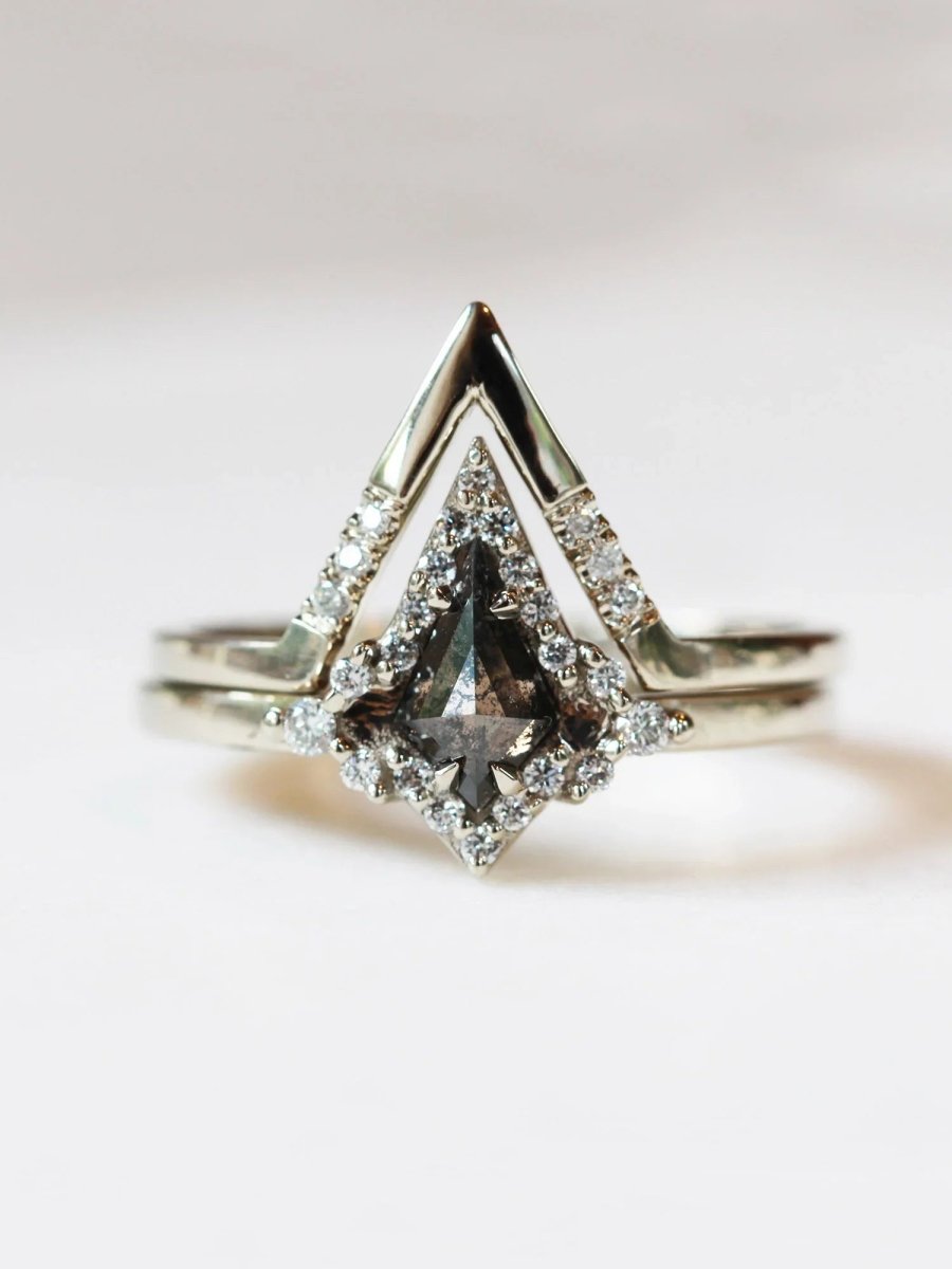 hiddenspace jewelry fine jewelry los angeles art deco design architectural fine jewelry wedding band stacking rings stackable band 14k gold ring diamond ring unique fine jewelry KITE HALO BAND