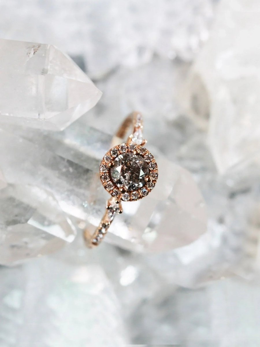 hiddenspace-engagement-rings-serein-salt-and-pepper-diamond-14k-concept_3