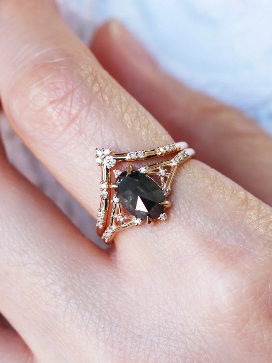 hiddenspace jewelry fine jewelry los angeles art deco design architectural fine jewelry wedding band stacking rings stackable band 14k gold ring diamond ring unique fine jewelry STAR PRONG BAND